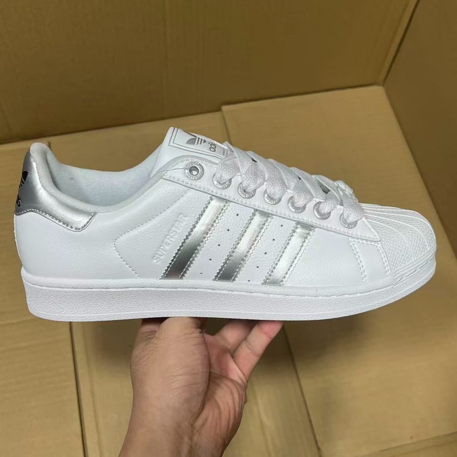 View 7 - White / Grey