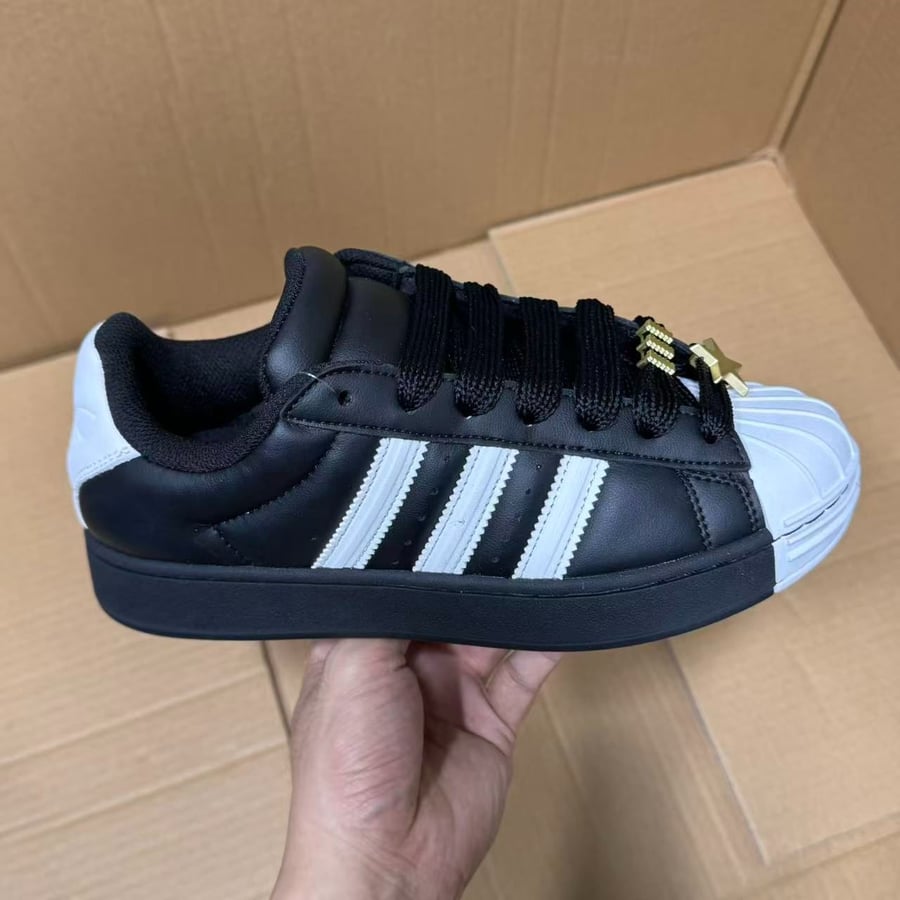 Sneakers Exclusive Batch Superstar Series