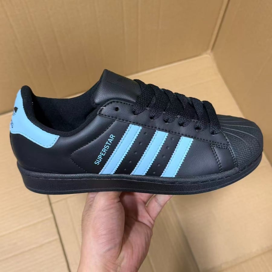 Sneakers Exclusive Batch Superstar Series