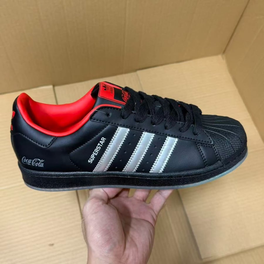 View 6 - Black / Red