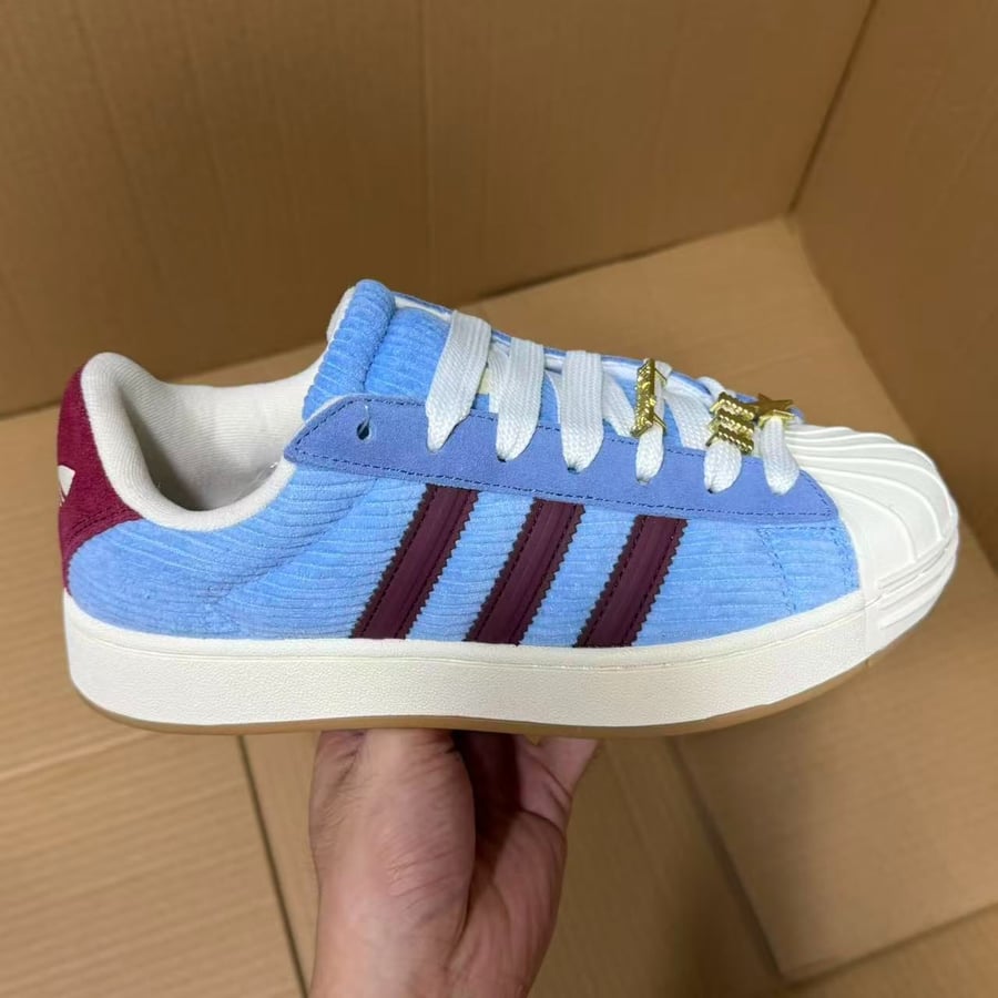 View 3 - Blue / Red