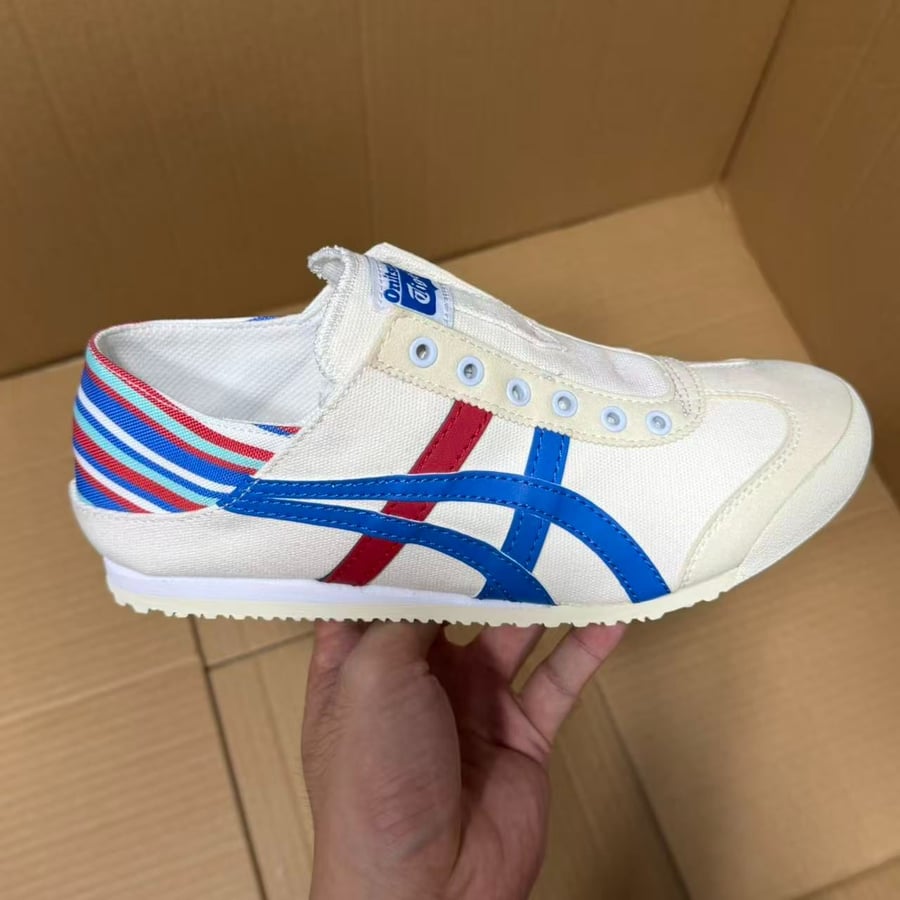 View 3 - White / Blue