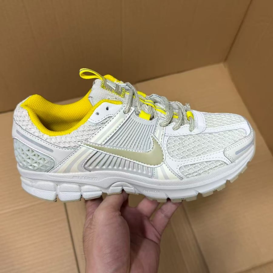 View 4 - Grey / Yellow