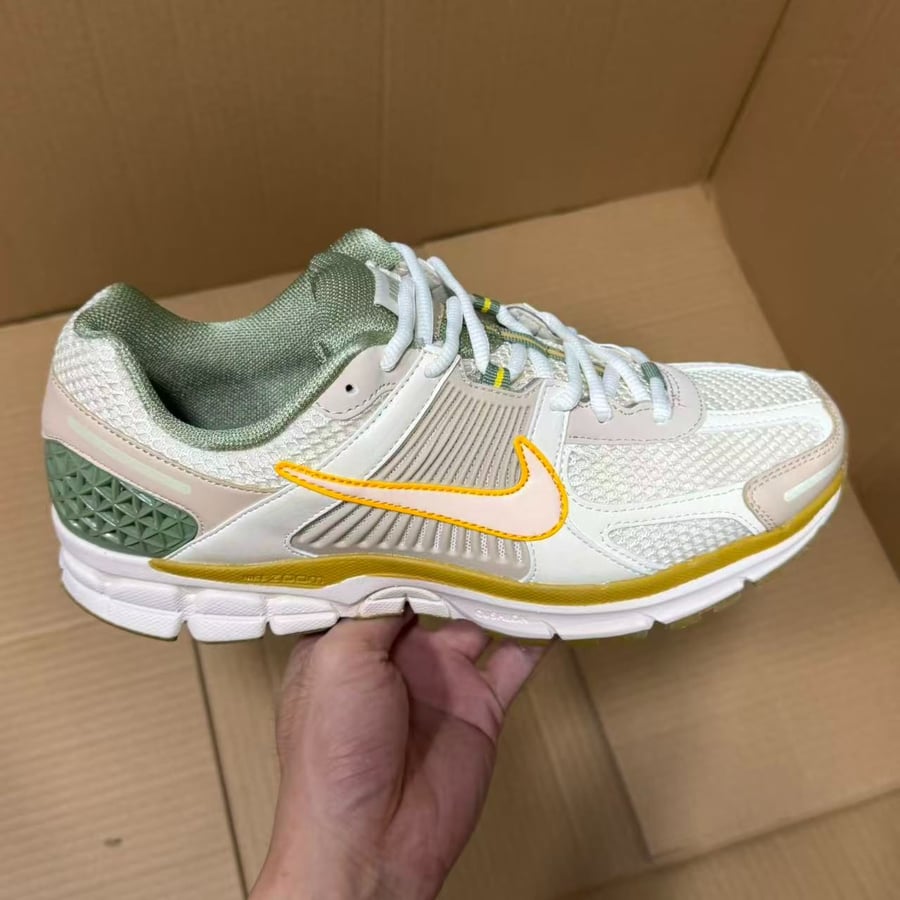 View 3 - Green / Beige