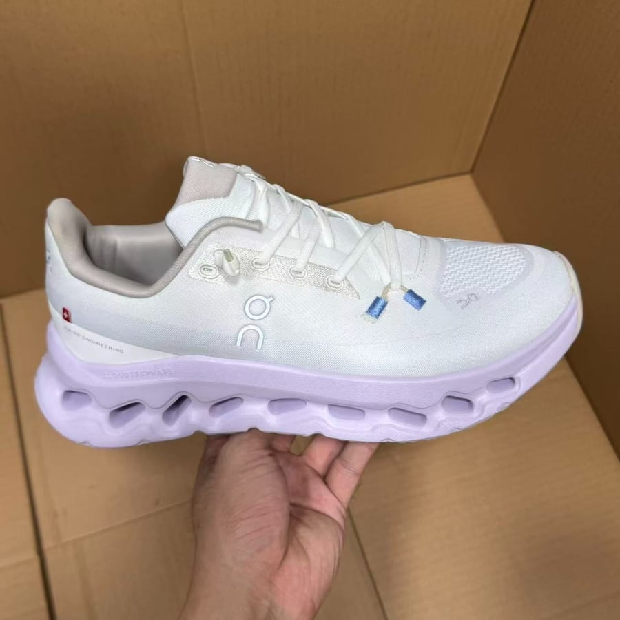 View 3 - White / Purple