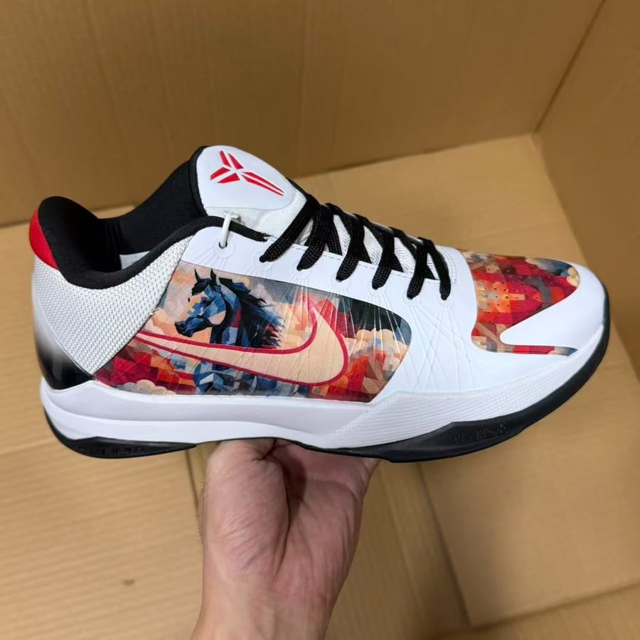 View 7 - White / Red
