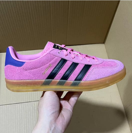 View 3 - Black / Pink