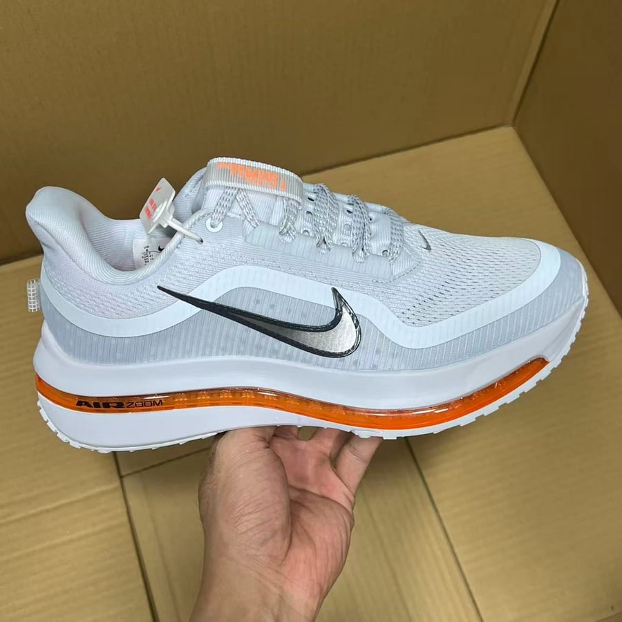 View 2 - White / Grey