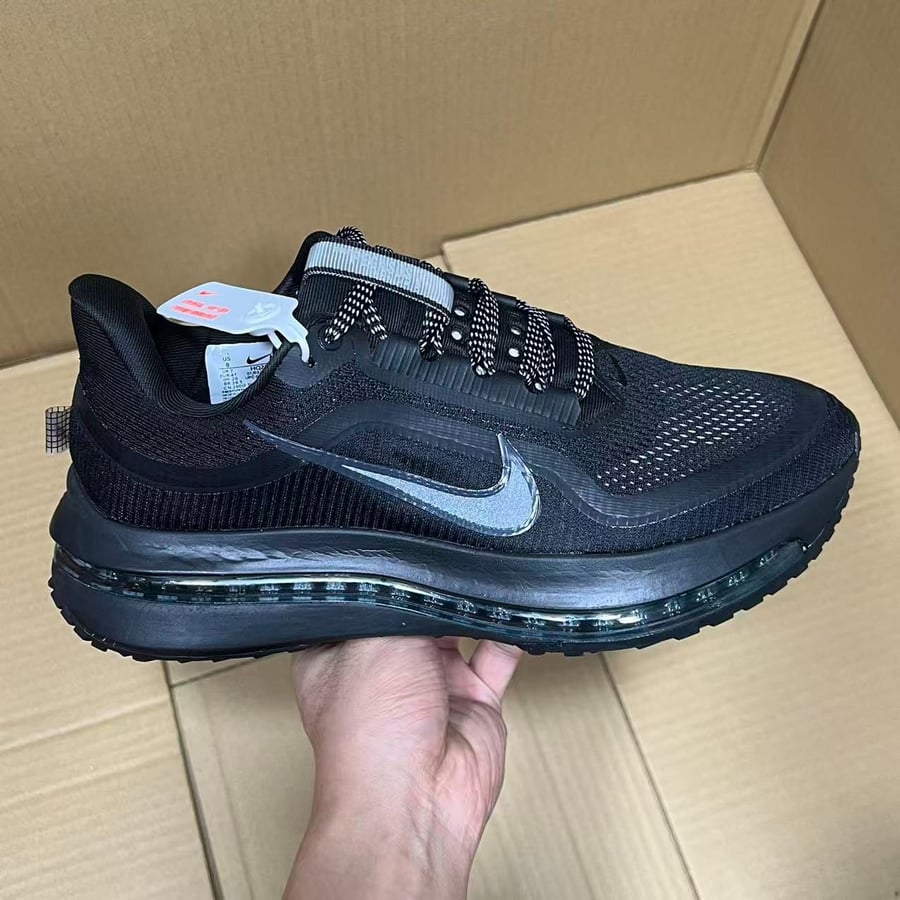 View 7 - Black / Grey