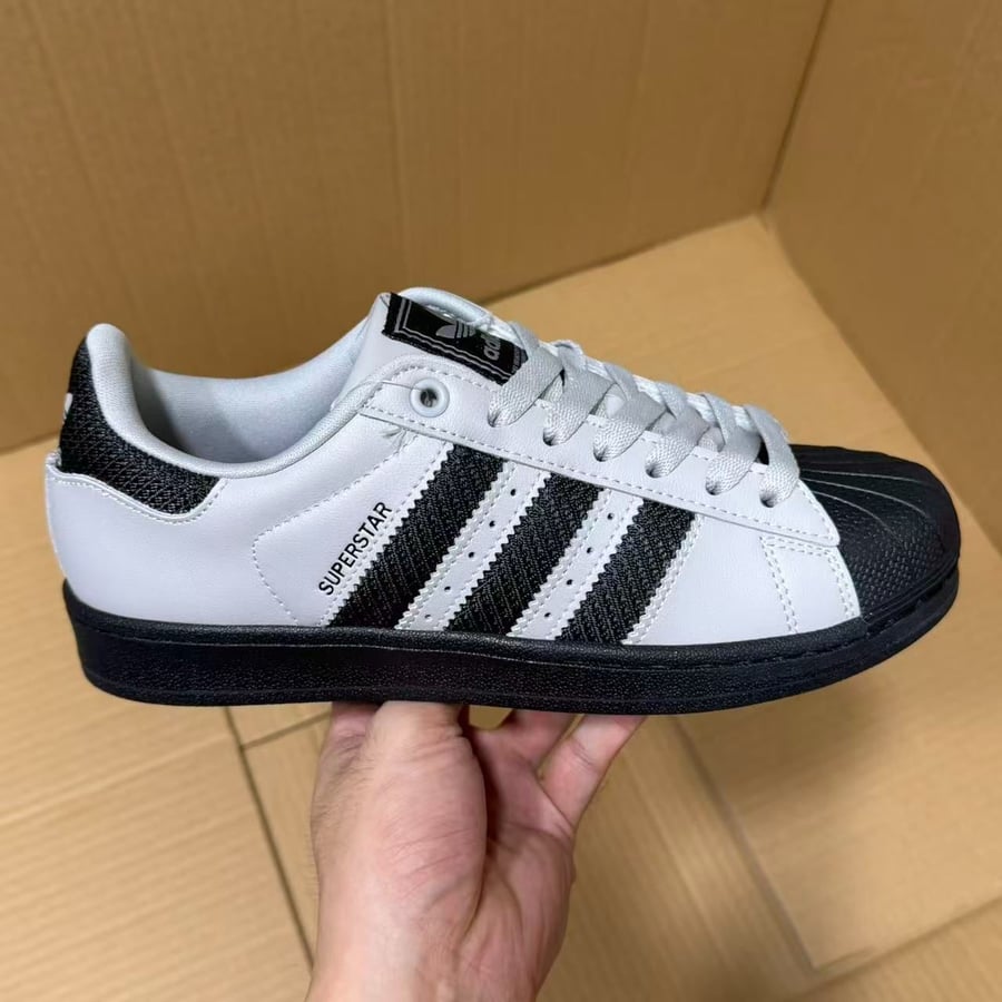 View 5 - Black / Grey
