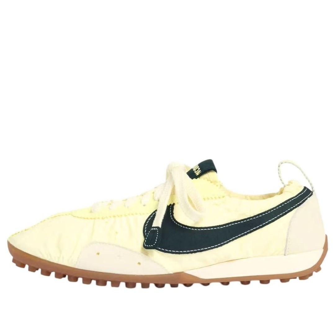 Nike - Black / White