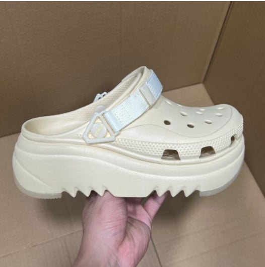 View 2 - White / Beige
