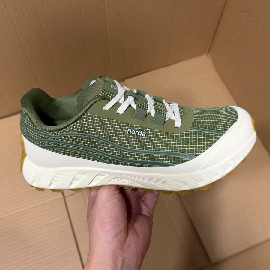 View 3 - Grey / Green