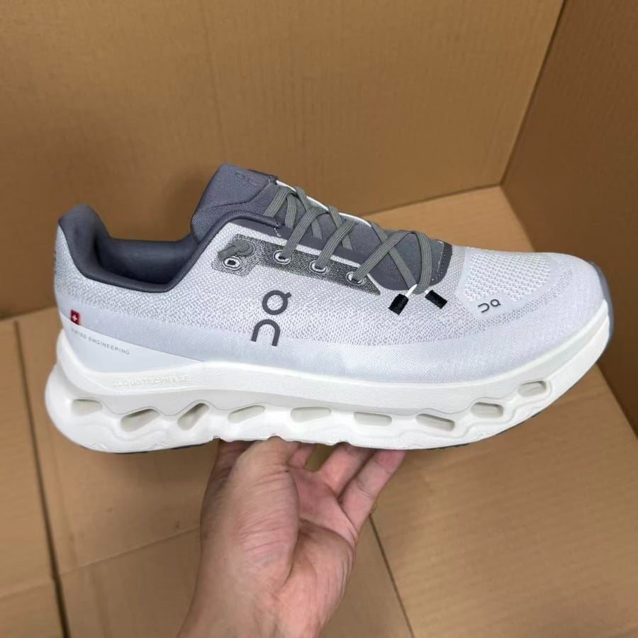 View 2 - White / Grey