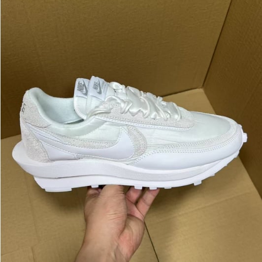 View 5 - White / Grey