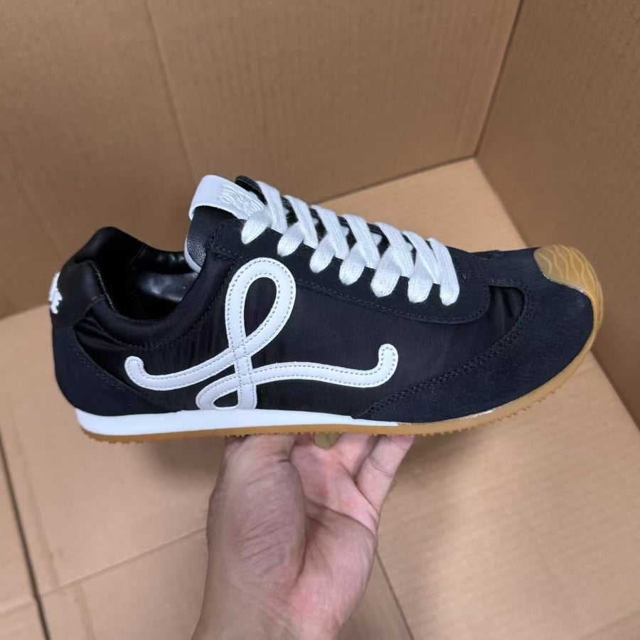 View 7 - Black