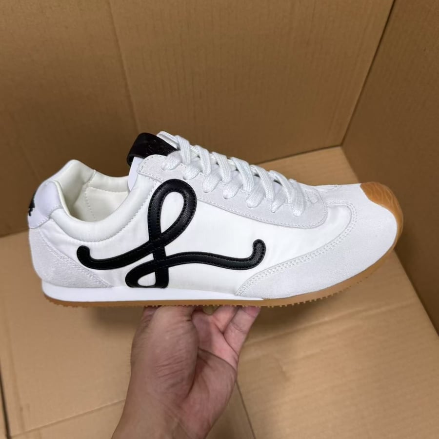 View 6 - White
