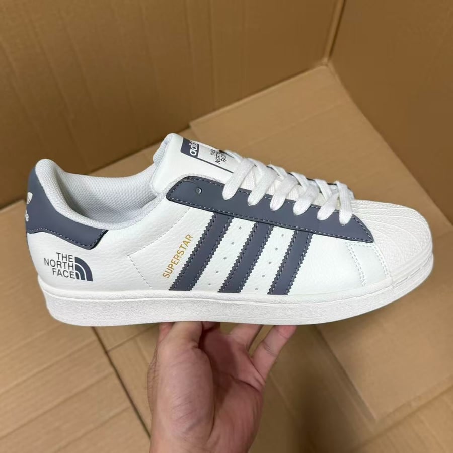View 4 - White / Grey