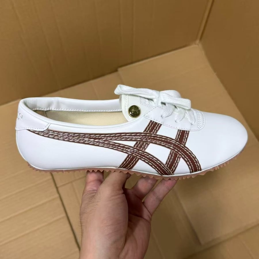 View 2 - White / Brown