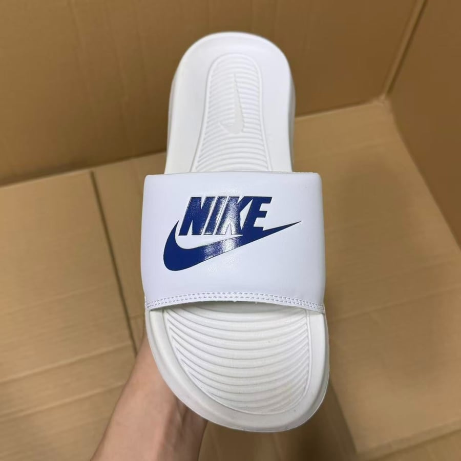 View 5 - White / Blue