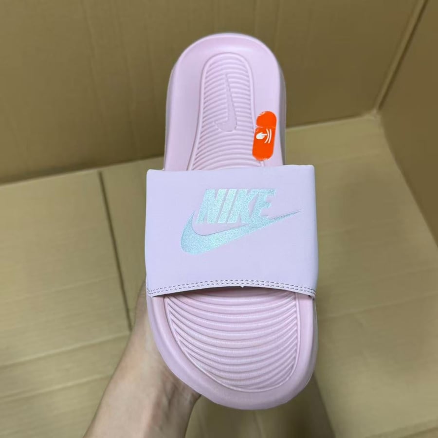 View 5 - White / Pink