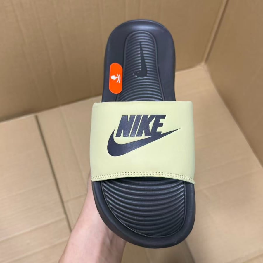 View 6 - Black / Yellow