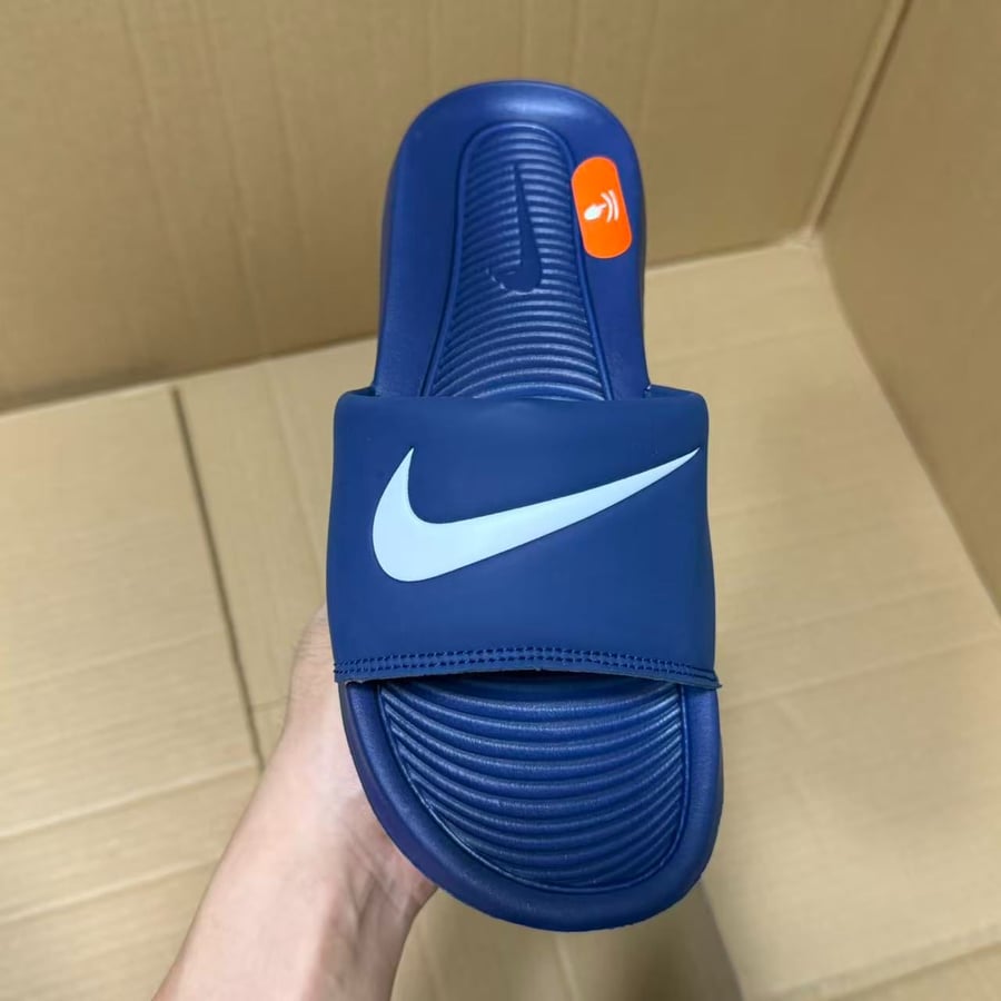 Slides & Sandals Batch Nike Slides Series