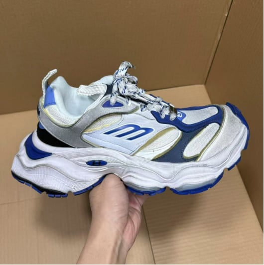 View 2 - White / Blue