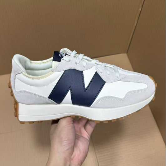 View 6 - White / Blue