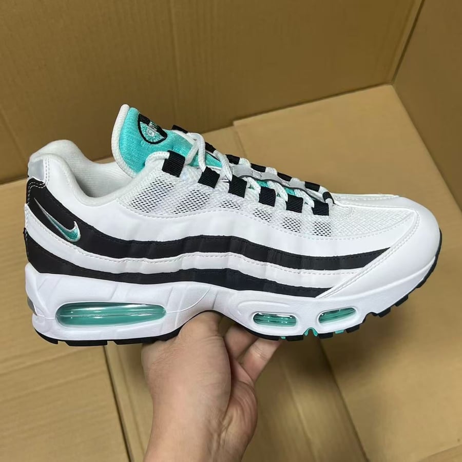 View 7 - Black / Green