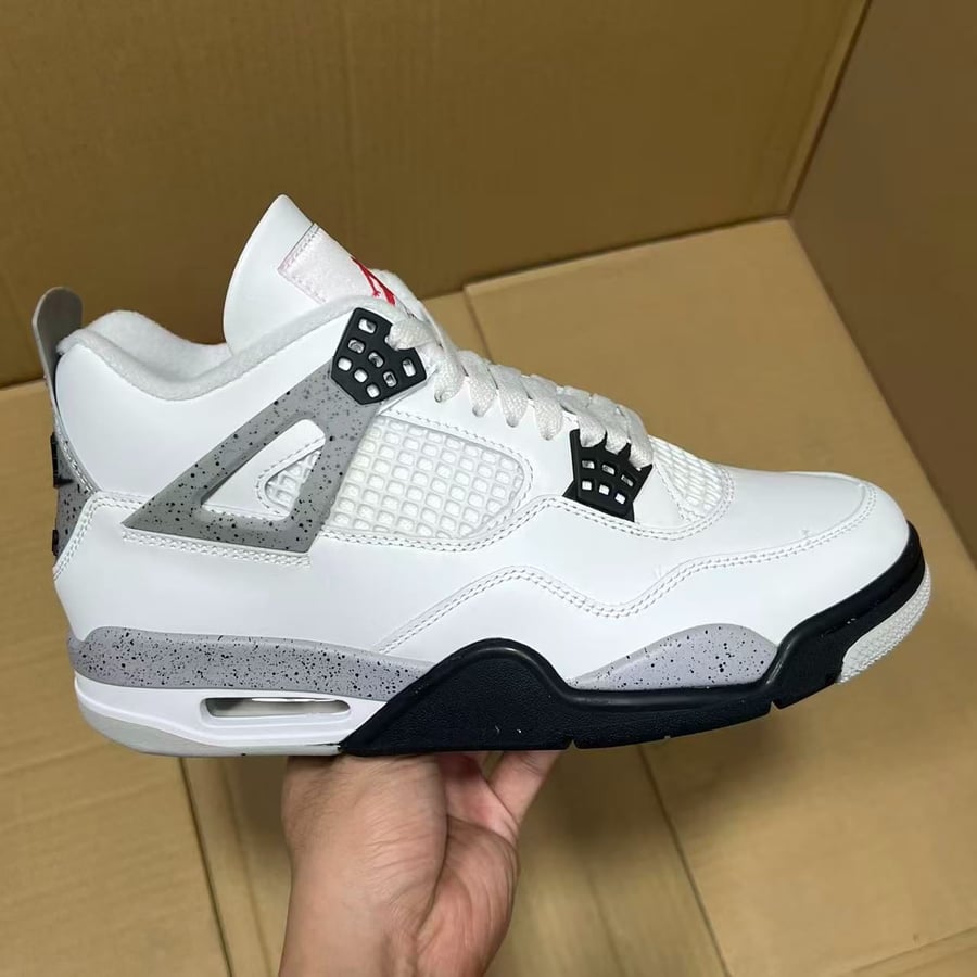 View 6 - White