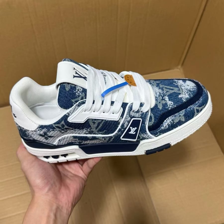 View 6 - Blue
