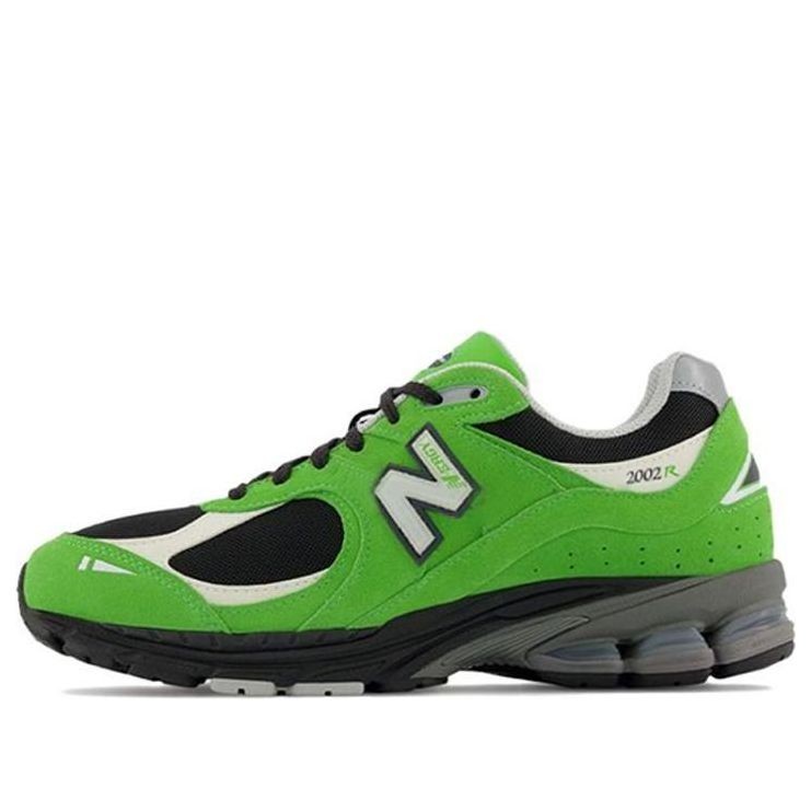 New Balance 2002R - Black / Green