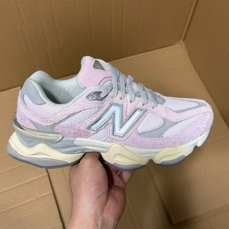 View 2 - Grey / Pink
