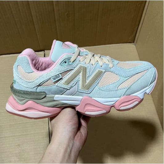 View 2 - Grey / Pink