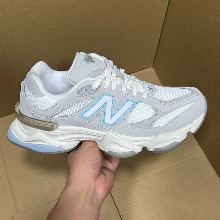 View 7 - White / Grey