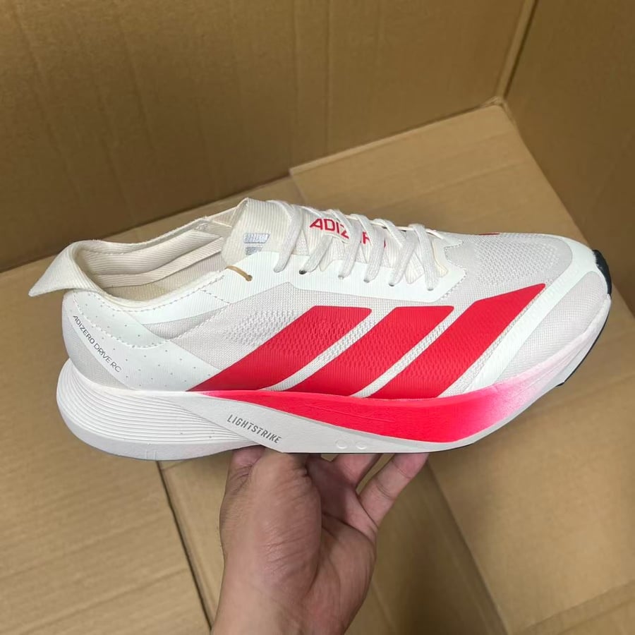 View 4 - White / Red