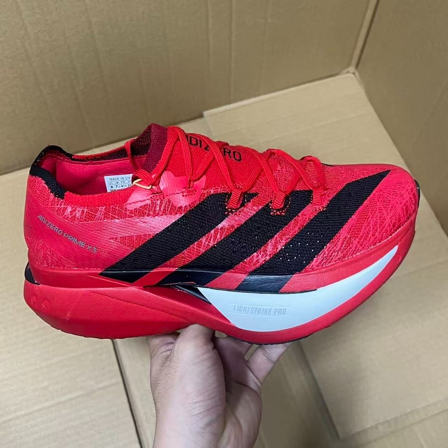 View 7 - Black / Red