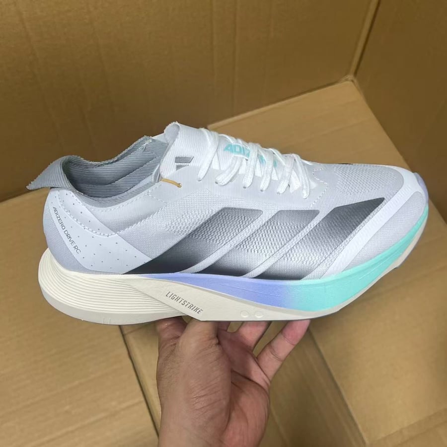 View 6 - White / Blue