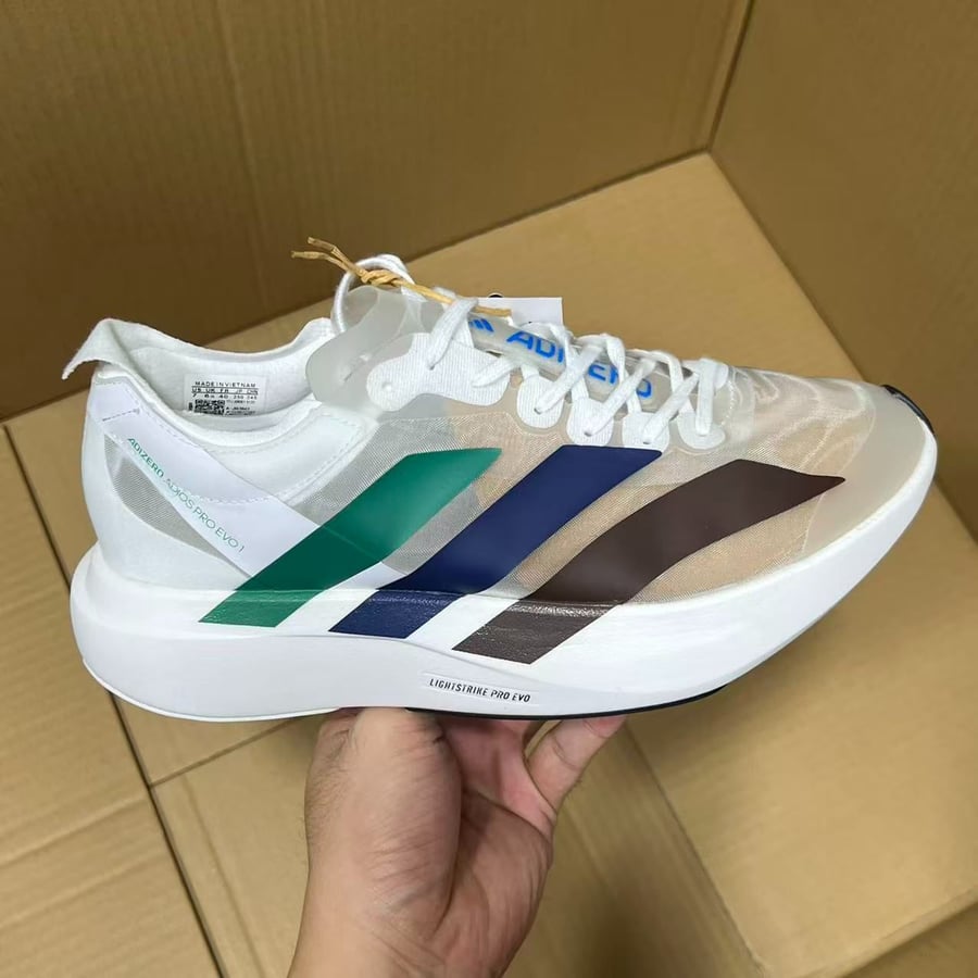 View 2 - White / Brown