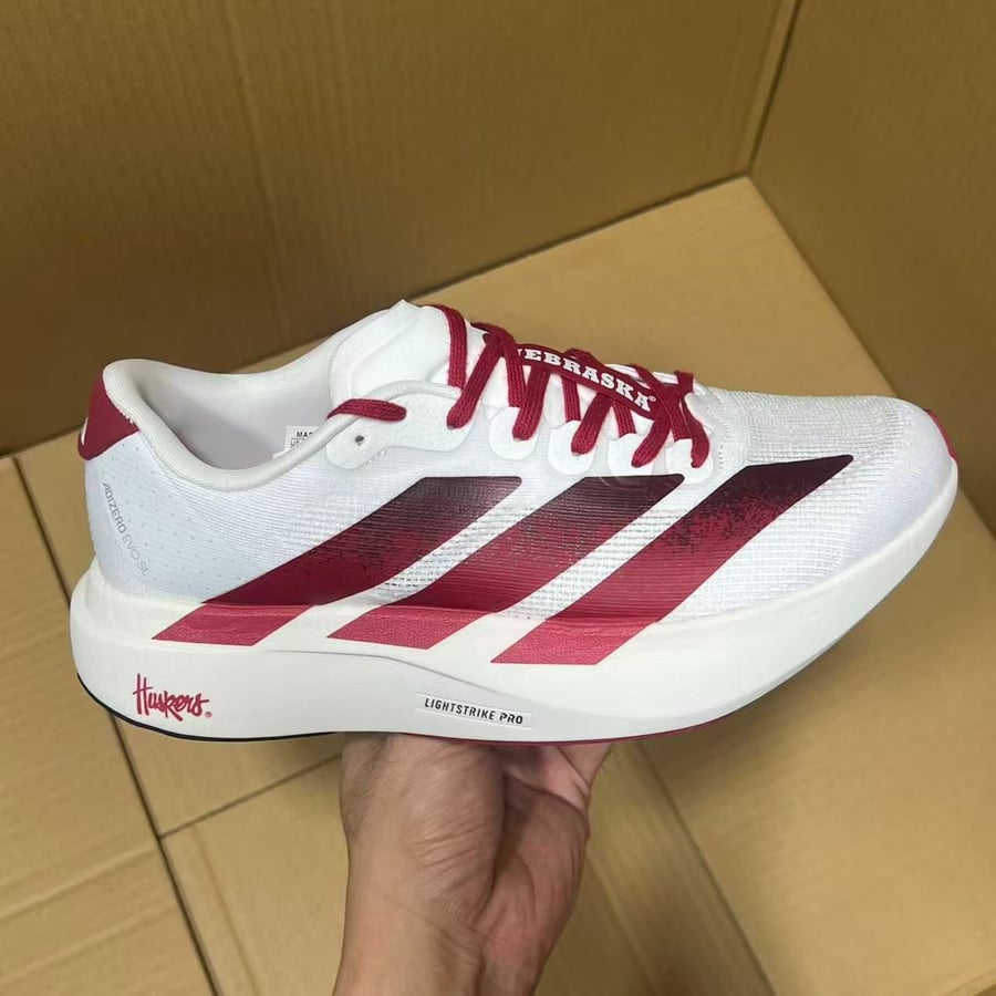 View 6 - White / Red