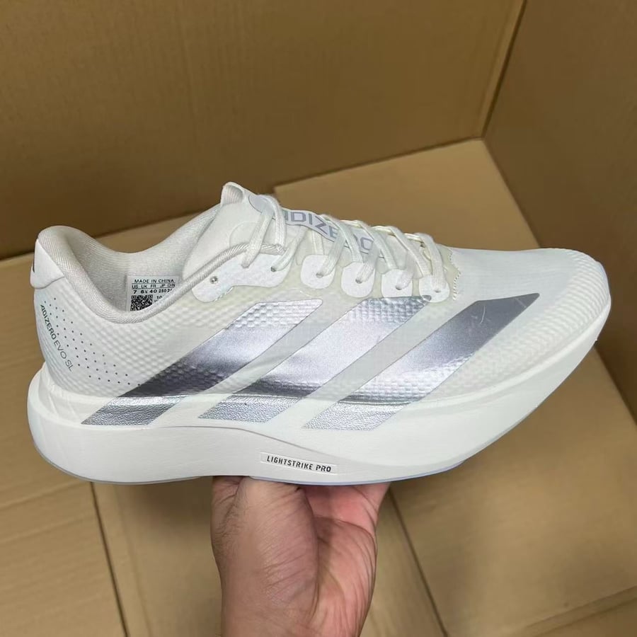 View 7 - White / Grey