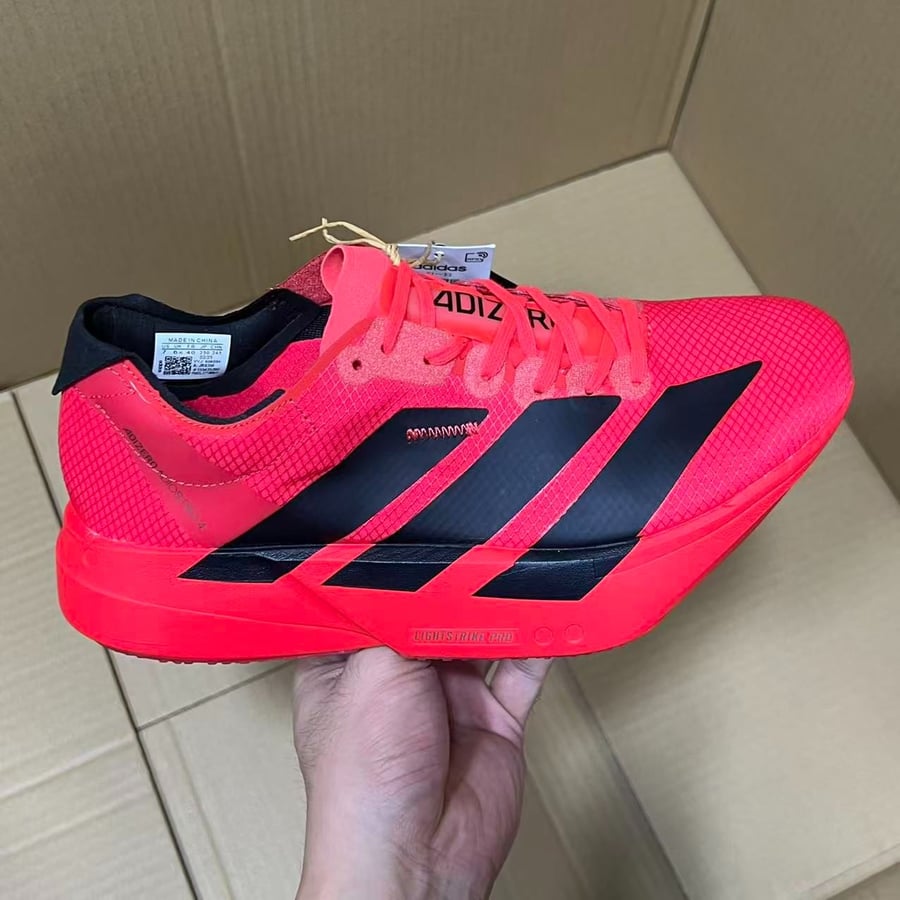 View 4 - Black / Red
