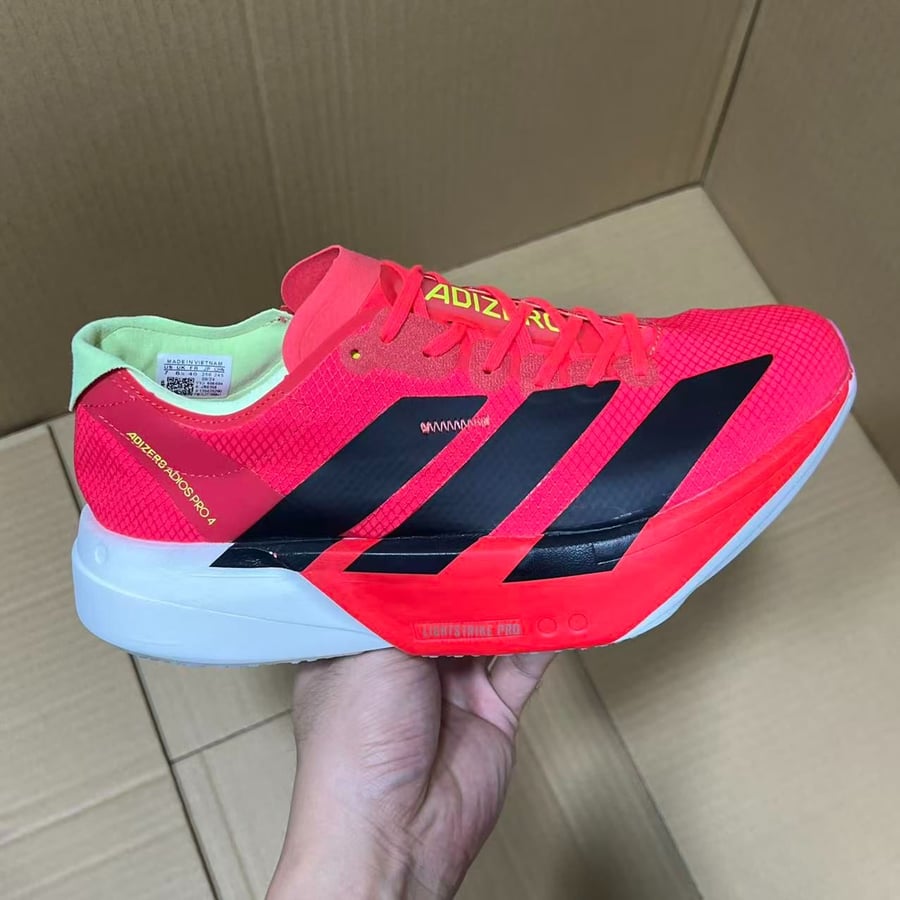 View 3 - Black / Red