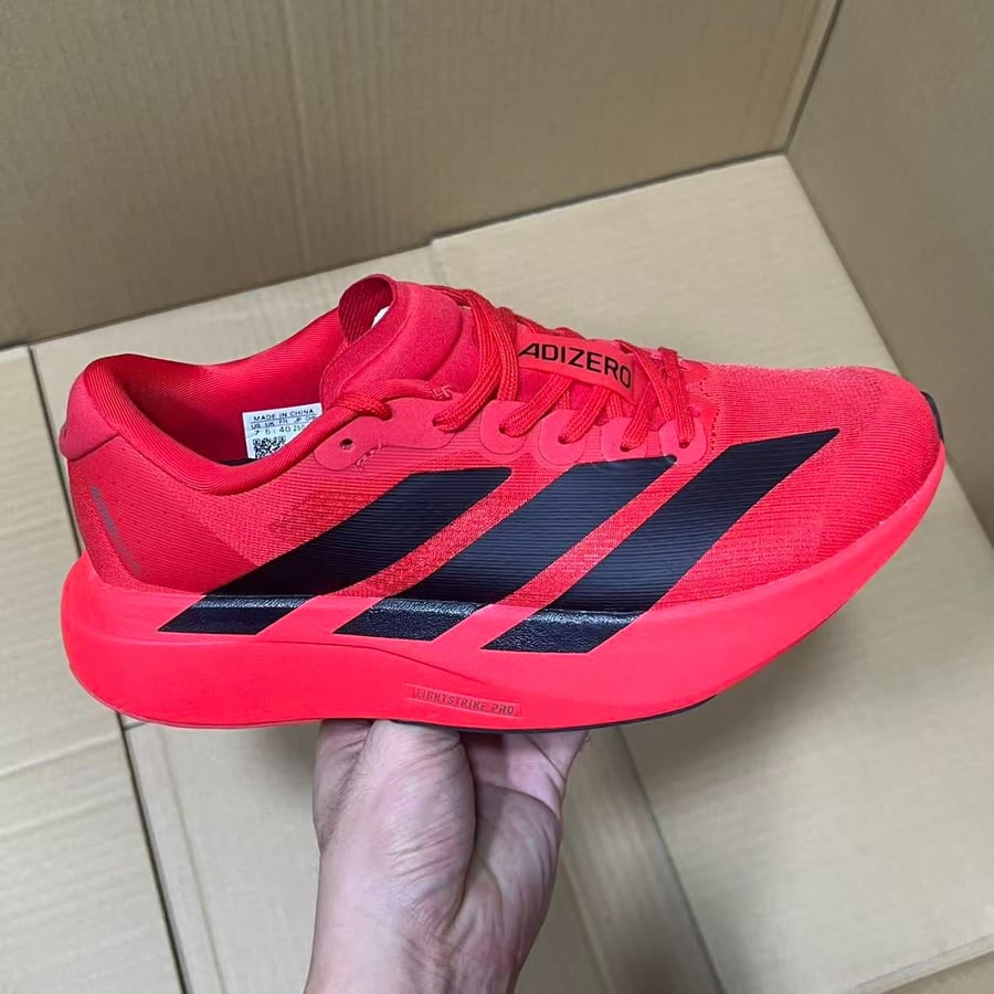View 3 - Black / Red