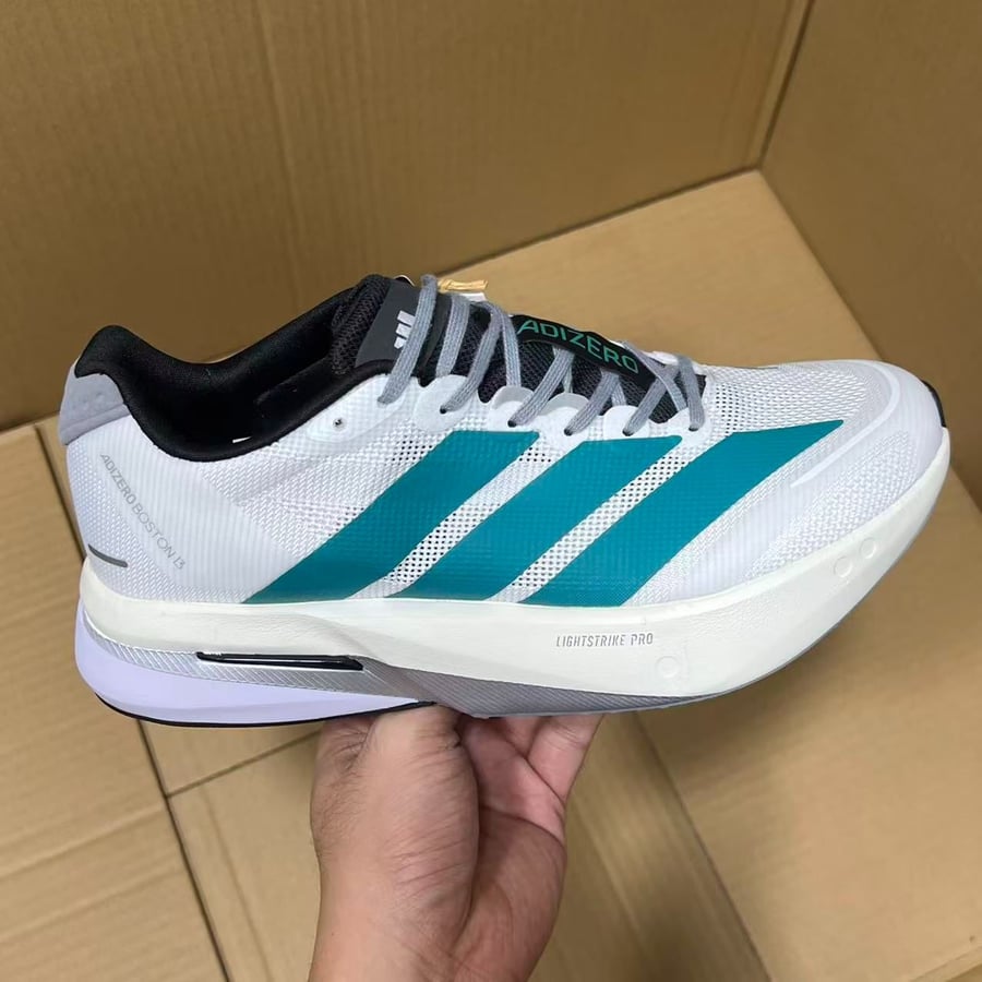 View 2 - White / Green