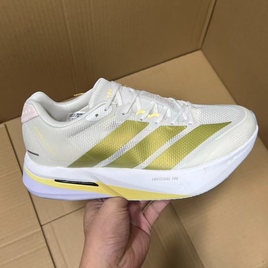 View 6 - White / Yellow