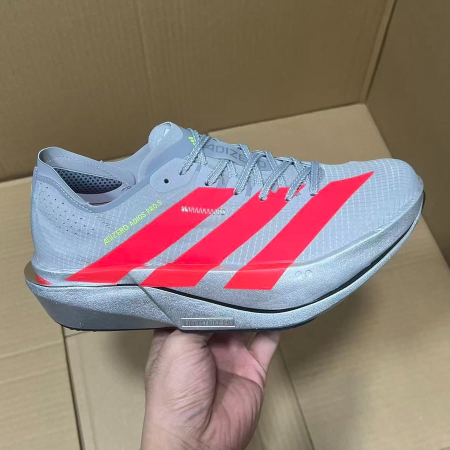 View 3 - Grey / Red