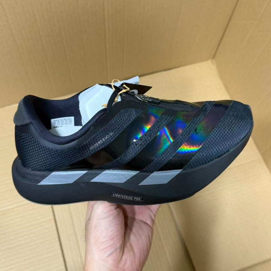 View 3 - Black