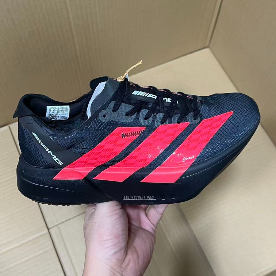 View 7 - Black / Red